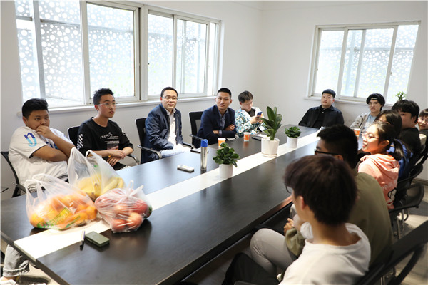 暖心回访见证成长,爱与责任一路相随 暖心回访见证成长,爱与责任一路相随