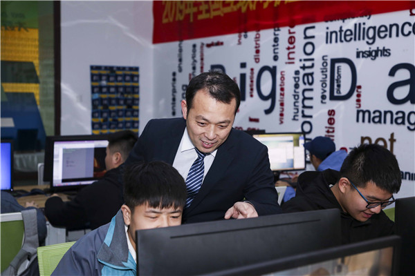 学什么IT专业好，自学or培训该如何选择？