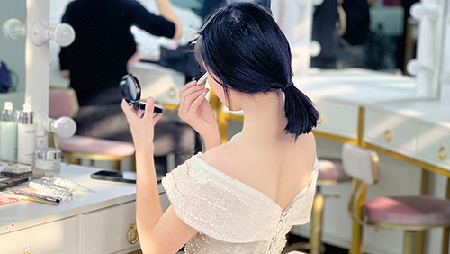 初中女生学美妆有前途吗？